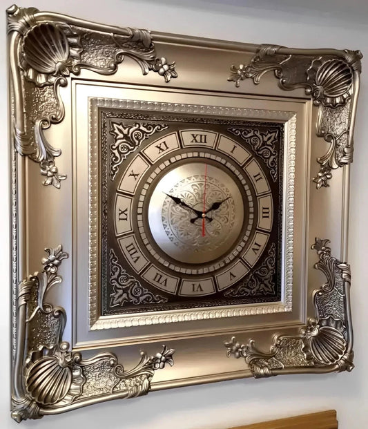 ساعة فاخرة - فضي