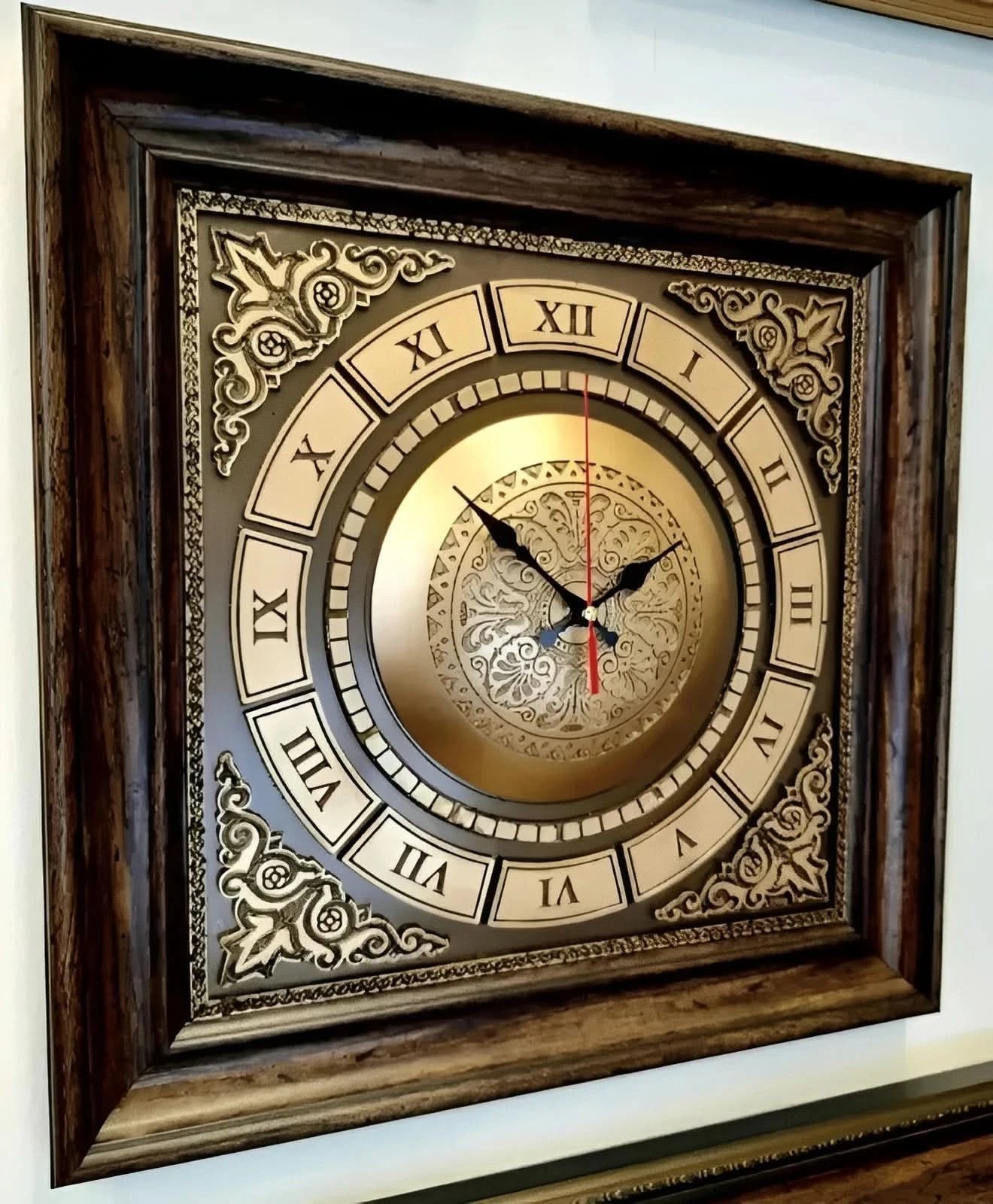 ساعة فاخرة - صغيرة - بني - Azizi Design - عزيزي ديزين