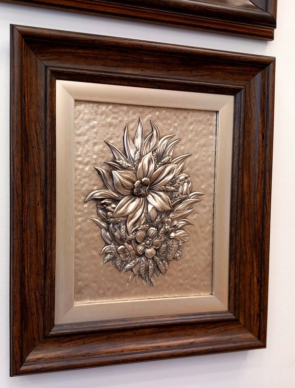 Modern  3D Sculpture Tableau - X small - roses - Brown